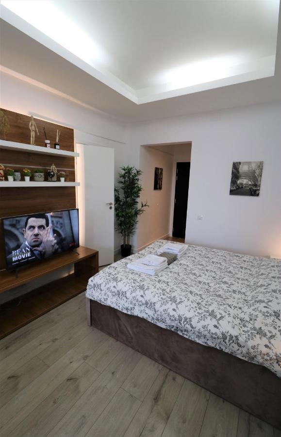 Charming City Center Apartment - Free Minibar Bucureşti Ngoại thất bức ảnh